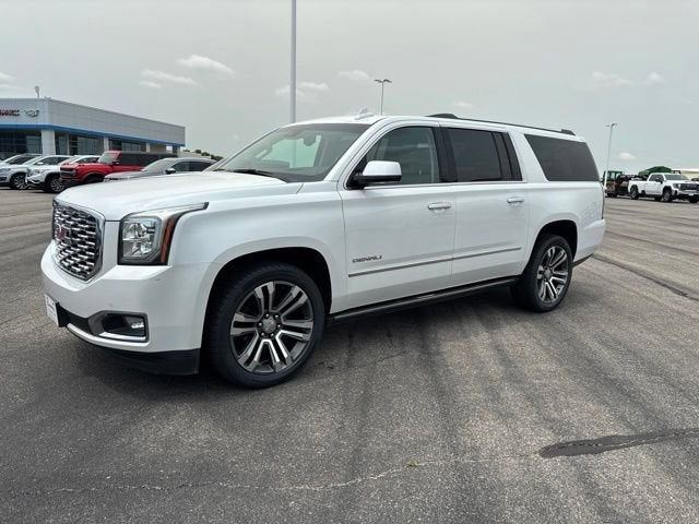 2020 GMC Yukon XL Denali in White Frost Tricoat — front three-quarter view