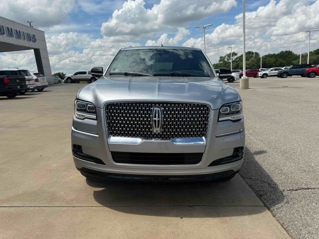 2024 Lincoln Navigator L — side profile view