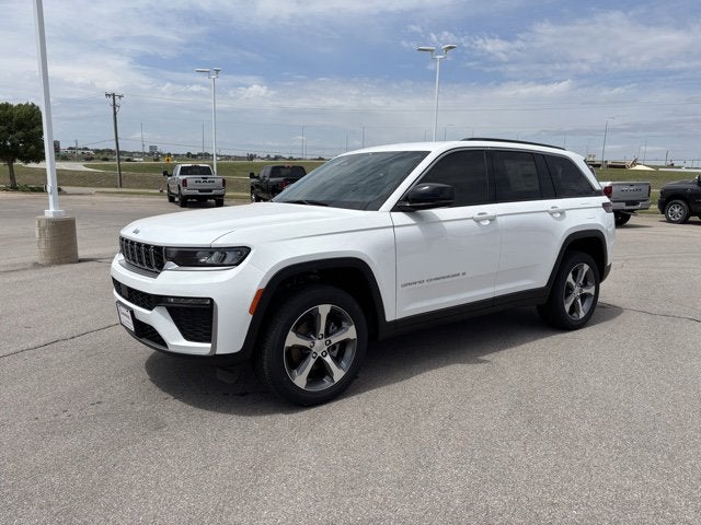 2026 Jeep Grand Cherokee GRAND CHEROKEE LIMITED 4X4 in Bright White Clear-Coat Exterior Paint — front three-quarter view